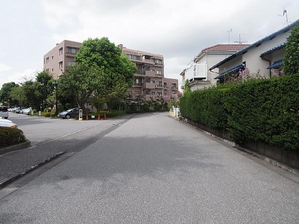 Local appearance photo. A quiet residential area