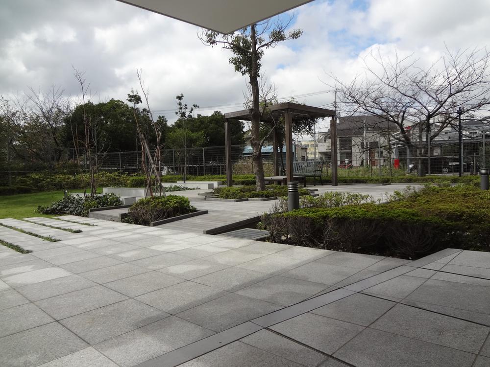 Other common areas. Garden on site