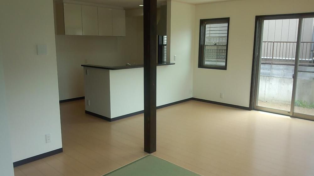 Living. Electric shutter