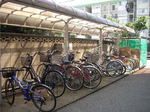 Convenience store. 160m to Family Mart (convenience store)