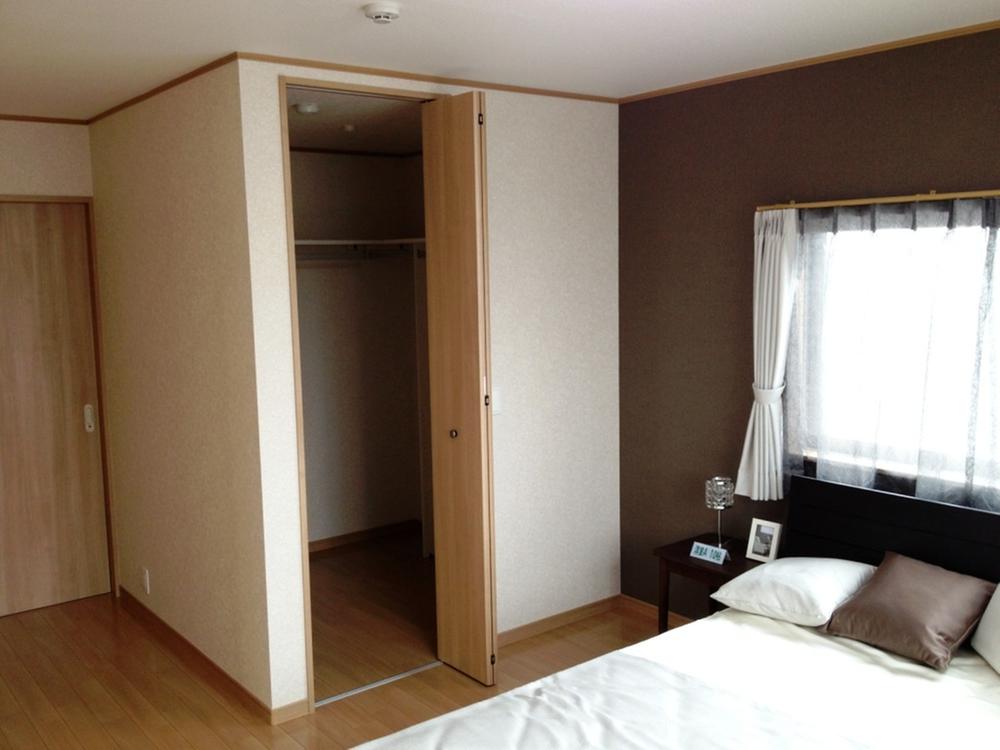 Same specifications photos (Other introspection). Master bedroom