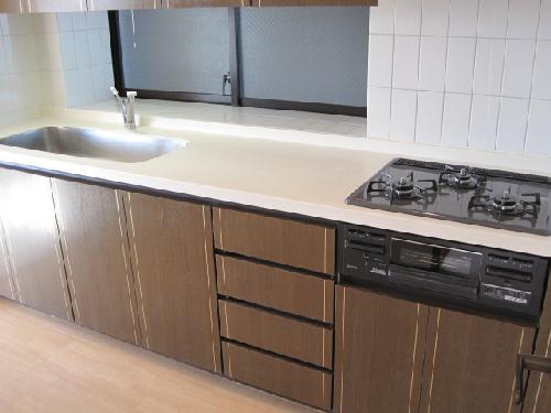 Kitchen. System kitchen. Truly is the sale specification!