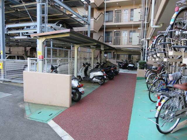Other common areas. Bicycle-parking space, There is also a bike storage