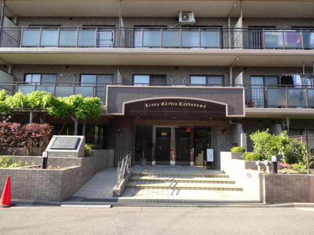 Entrance. Customers also welcomed easy to clean entrance