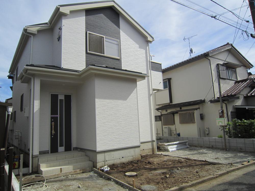 Local appearance photo. Local (10 May 2013) Shooting