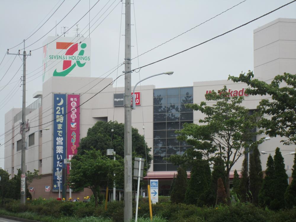Supermarket. Ito - Yoka 2630m to temple
