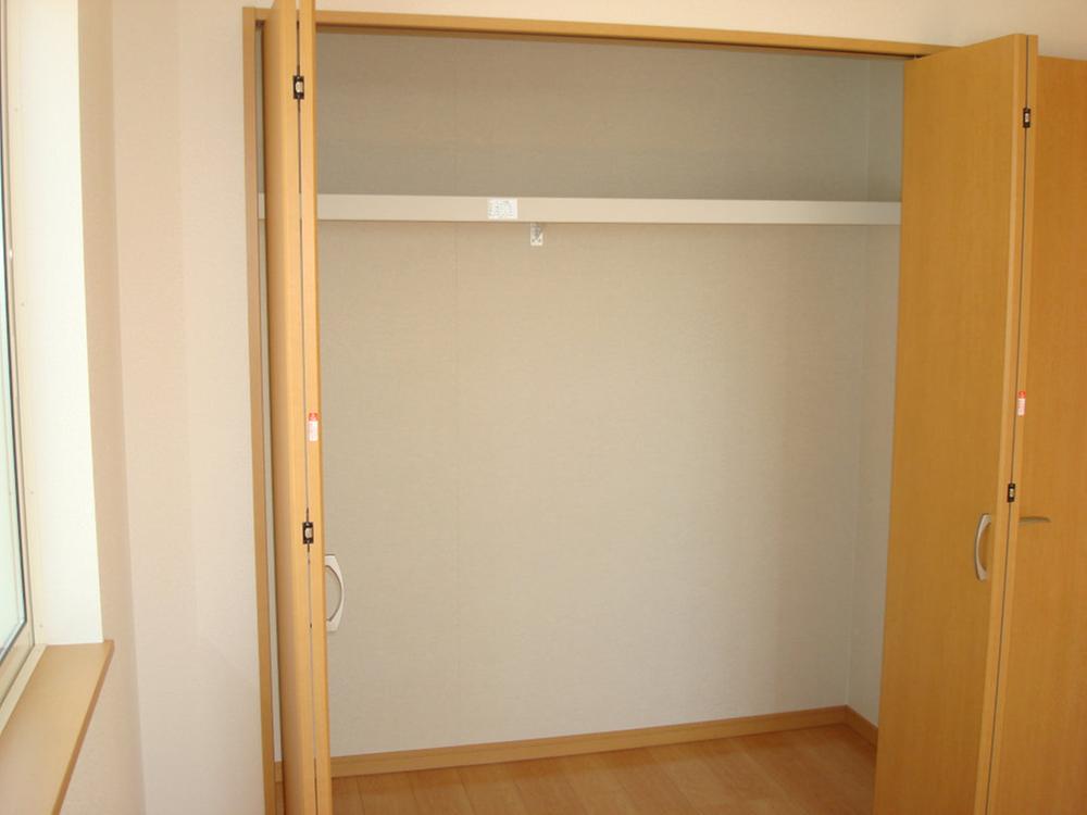 Receipt.  [Same specifications ・ Storage] In each room depth also is with a firm some storage space.