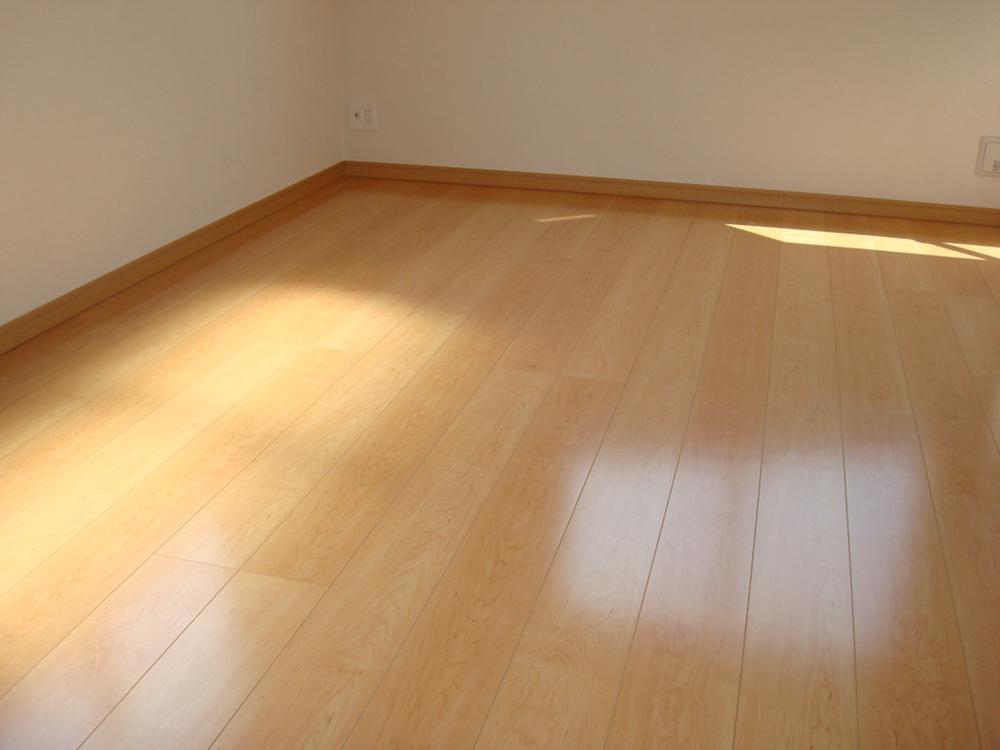Non-living room.  [Same specifications ・ room] Grain is also beautiful, I pasted flooring of wide width!