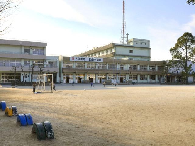 Primary school. 400m Funabashi Municipal Miyama elementary school to Funabashi City Miyama Elementary School