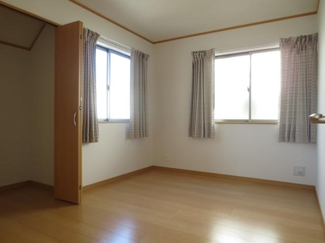 Non-living room. Second floor north side Western-style