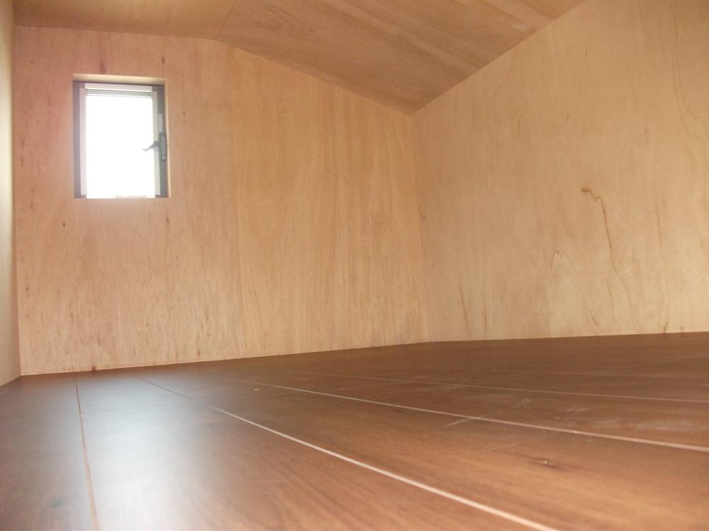 Receipt. So wide attic storage.