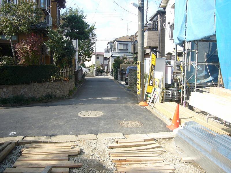 Local photos, including front road. Local (11 May 2013) Shooting