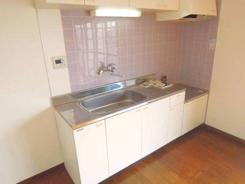 Kitchen. Kitchen space spacious ・ Happy city gas