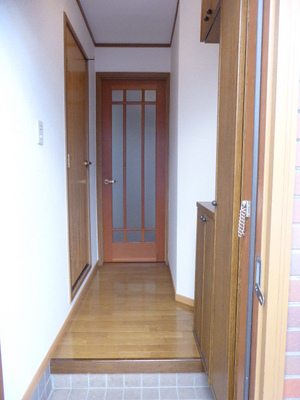 Entrance. It is a photograph of another room of the same type