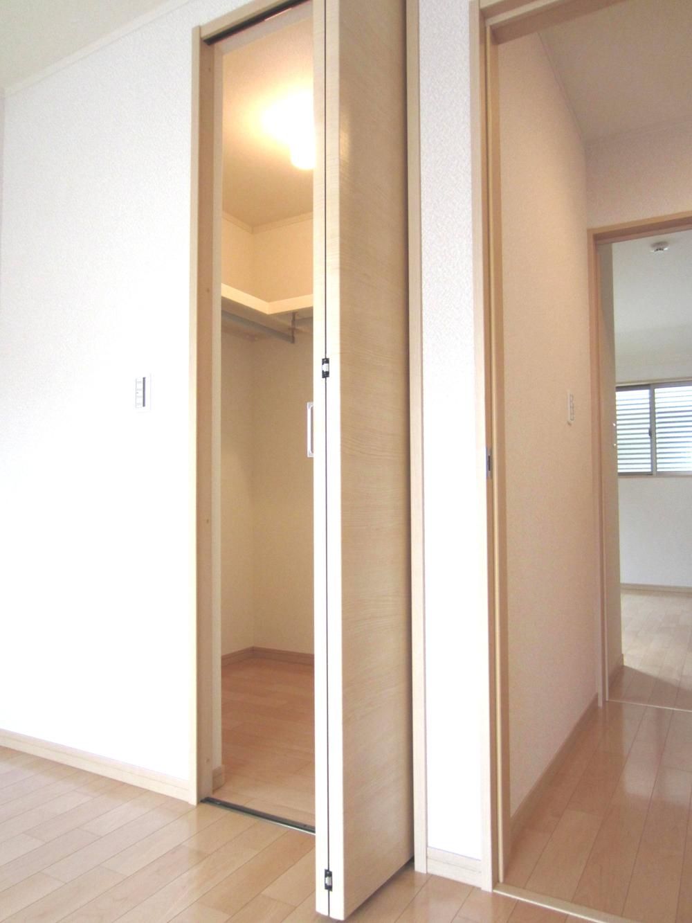 Same specifications photos (Other introspection). Walk-in closet