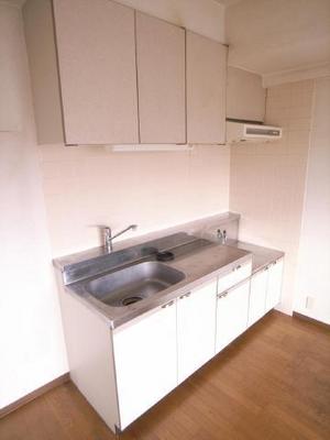 Kitchen. It is a two-necked gas stove can be installed in the kitchen! 