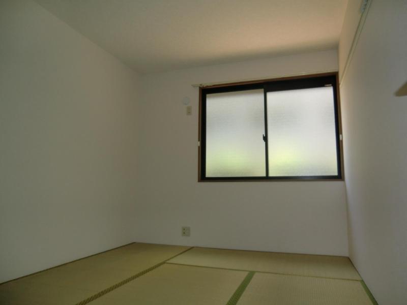 Other room space. It will calm Japanese-style rooms