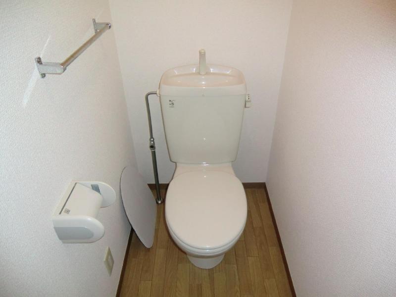 Toilet. Calm because the size of the toilet is enough