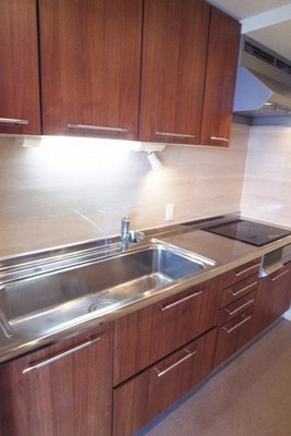 Kitchen. It is happy smell and sound is difficult to leak to the LD in the stand-alone kitchen