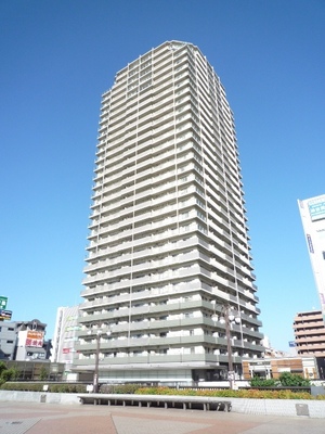 Building appearance. In there shopping convenient before Tobu Department Store and Ito-Yokado is eye