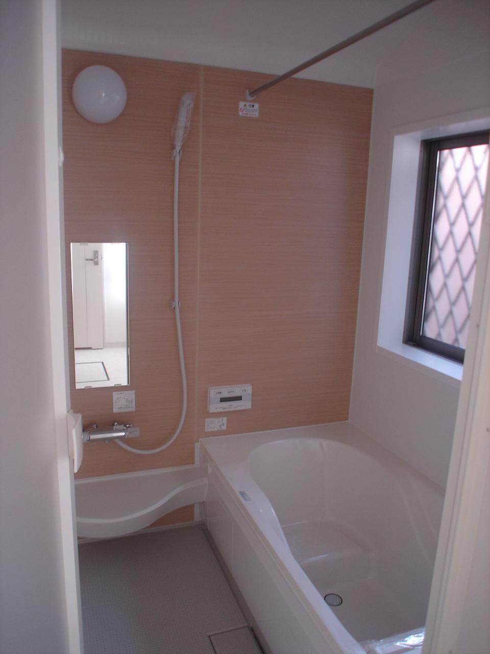 Bathroom. Indoor (08 May 2013) Shooting