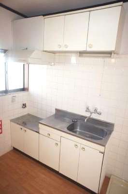 Kitchen. Two-burner gas stove can be installed.