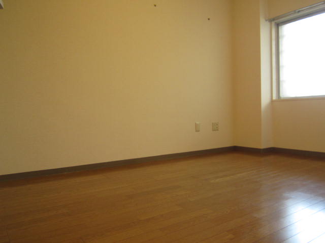 Other room space.  ☆ At the door side of the Western-style flooring, Size 6 ・ Also there is the main bedroom 6 Pledge ☆ 