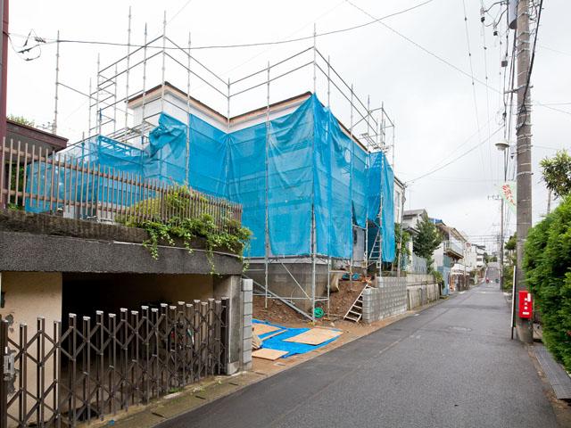 Local photos, including front road. Local (10 May 2013) Shooting