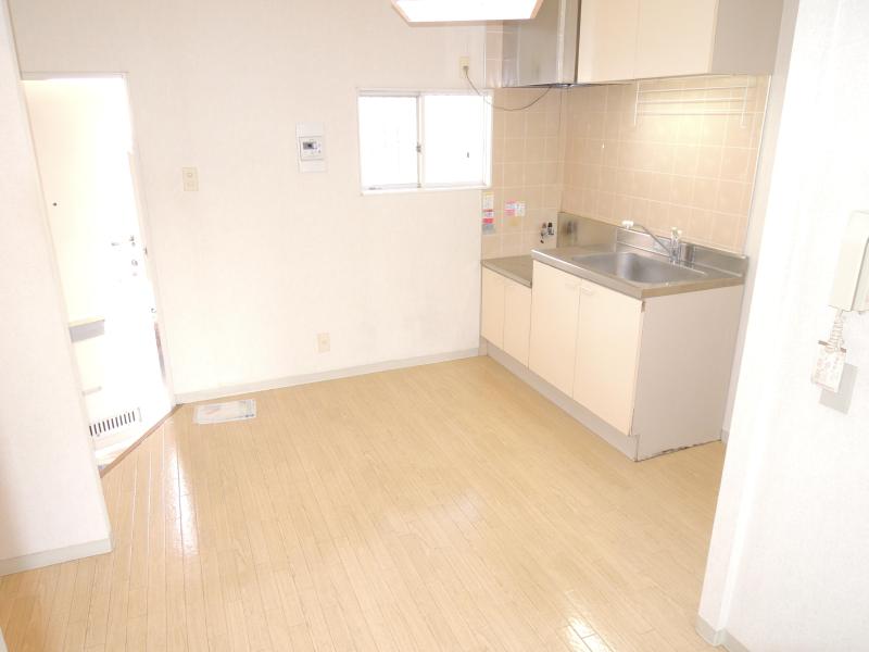 Other room space. Also spacious kitchen space