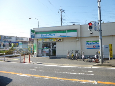 Convenience store. FamilyMart Funabashi Code Station store up to (convenience store) 46m