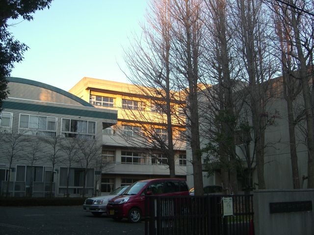 Junior high school. Municipal Gyoda until junior high school (junior high school) 850m