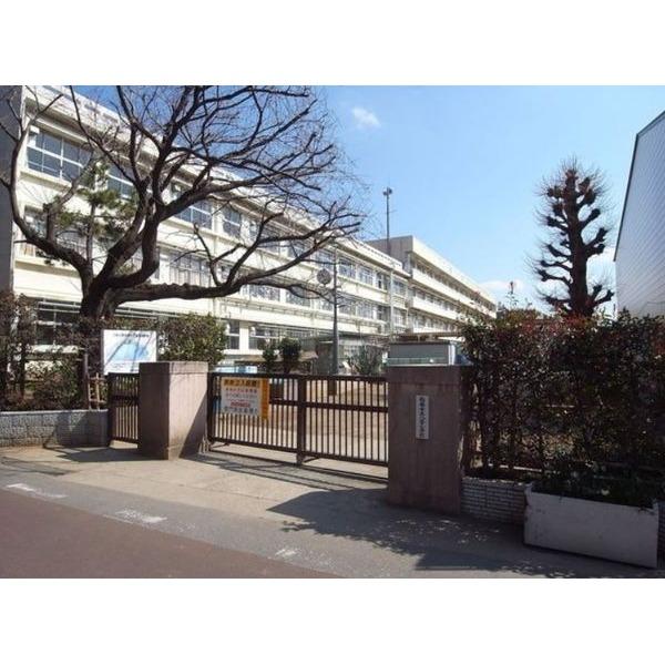 Primary school. 825m to Funabashi City Hachiei Elementary School