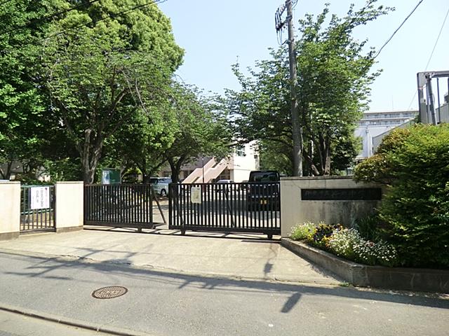 Junior high school. 1580m to Funabashi Municipal Gyoda junior high school