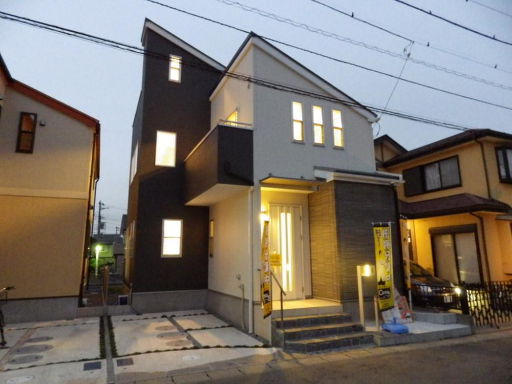 Local appearance photo. Outside ring adopts modern design.