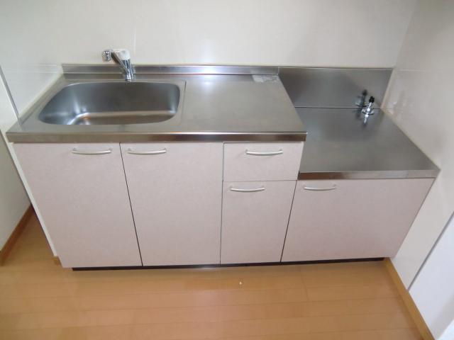 Kitchen. Sink is fairly common type