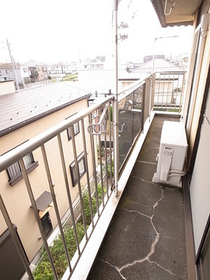 Balcony. It is a photograph of the same property by type! For your reference ☆