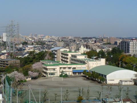 Junior high school. 1347m to Funabashi Municipal god of the sea Junior High School