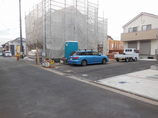 Local photos, including front road. Local (12 May 2013) Shooting