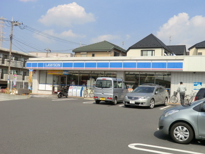 Convenience store. 200m to Lawson (convenience store)