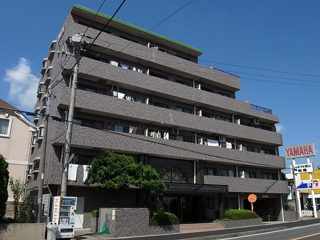 Local appearance photo. 3 station 3 line Available