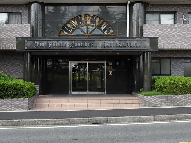 Entrance. 24-hour security system