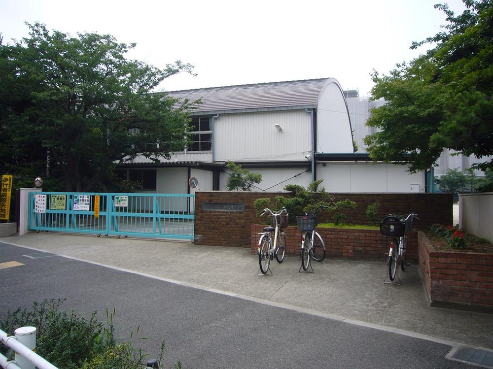 Primary school. Minamihon cho 360m a 5-minute walk from the elementary school