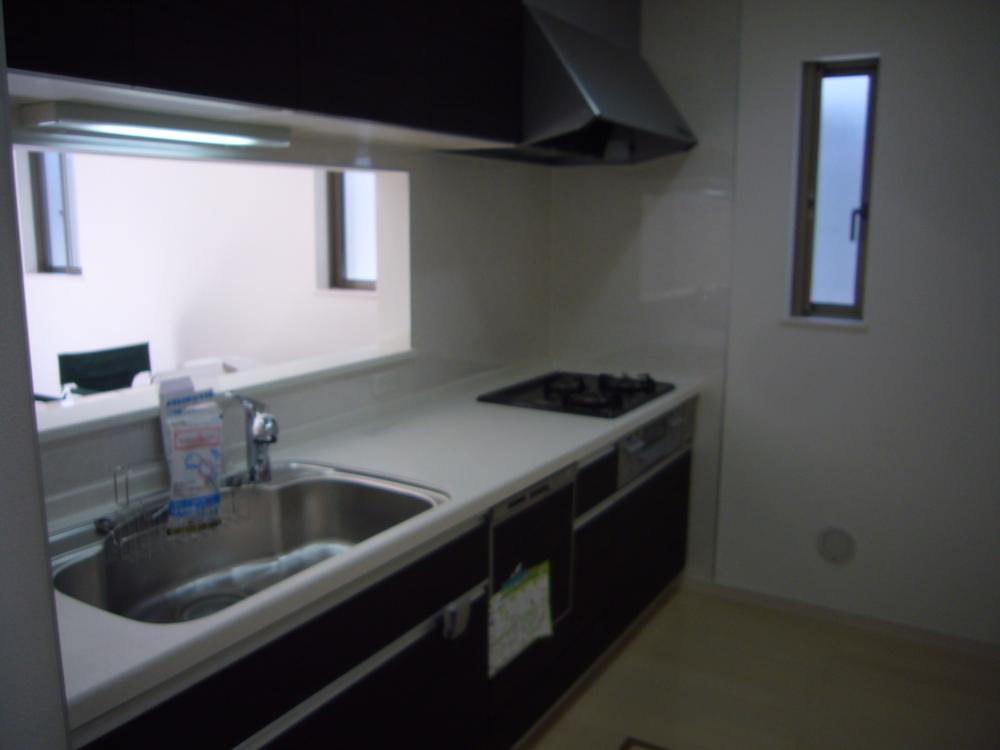 Same specifications photo (kitchen). Same specifications photos (face-to-face kitchen)