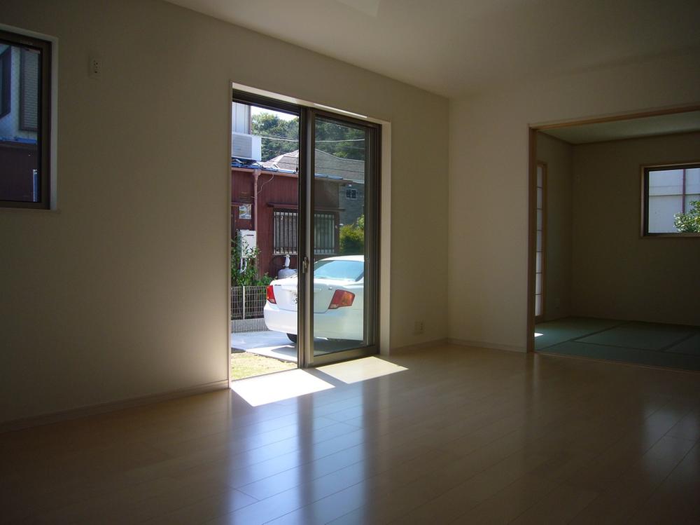 Same specifications photos (living). Same specifications living photo