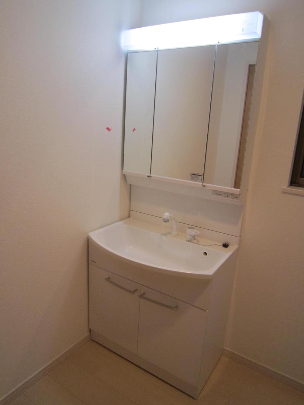 Wash basin, toilet. Washbasin specification example