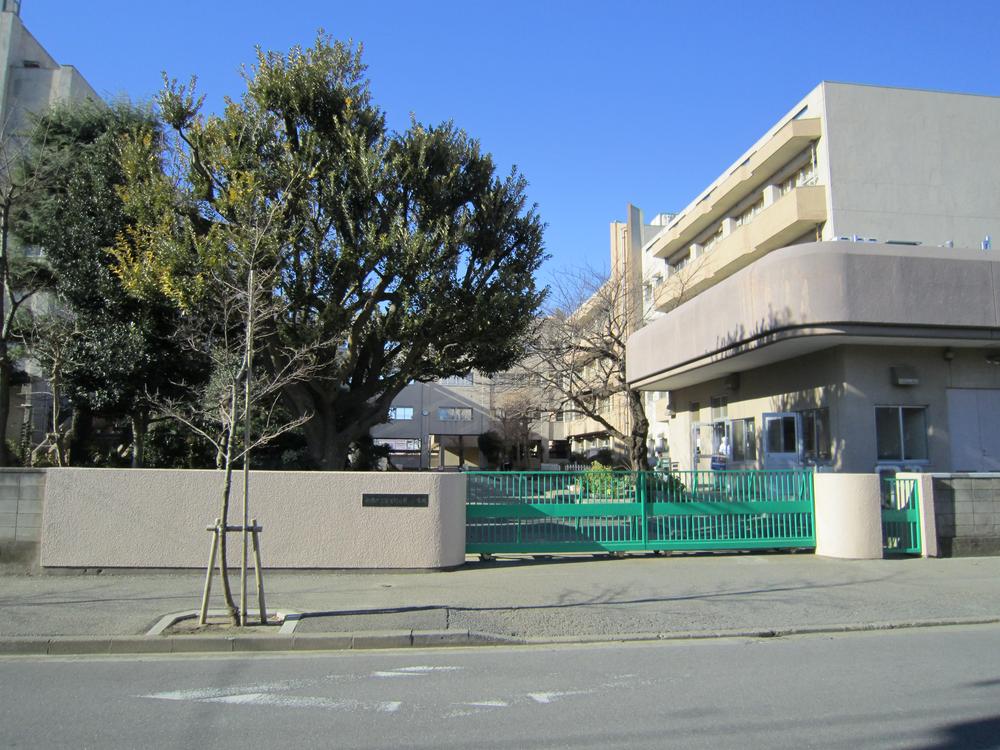 Primary school. Narashinodai 640m until the second elementary school