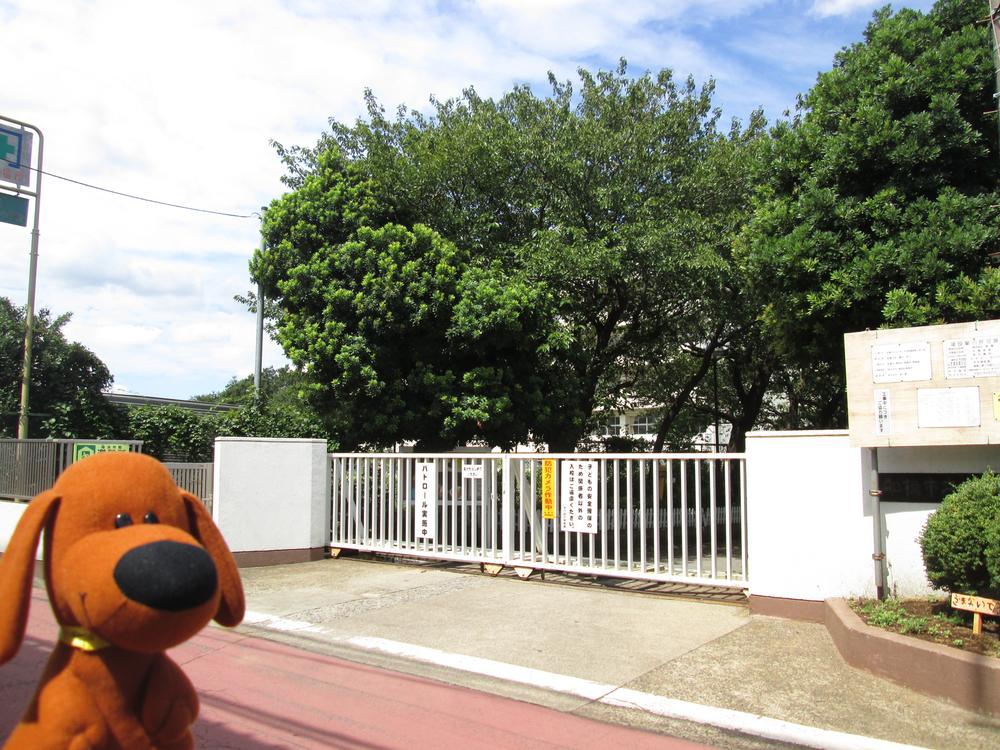 Primary school. 320m to Funabashi Municipal Oanakita Elementary School