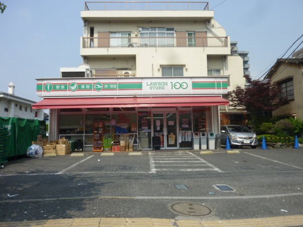 Convenience store. Lawson 100m up to 100 (convenience store)