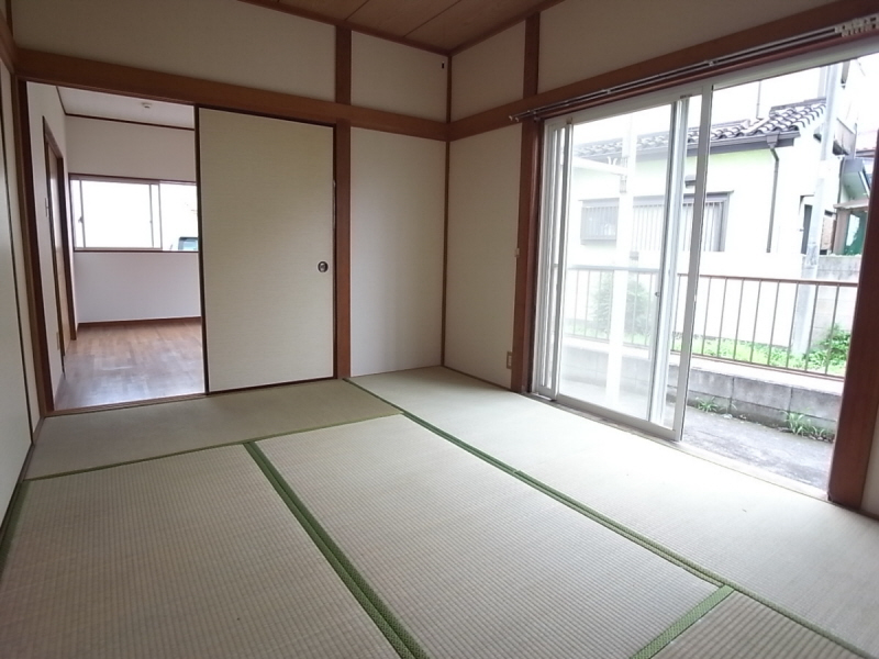 Living and room. Very calm Japanese-style room! Guests can relax purring ☆ 