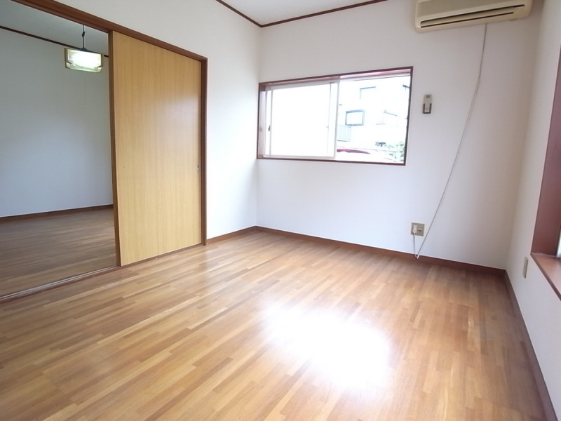 Living and room. It is very pleasant environment in a quiet residential area ☆ 